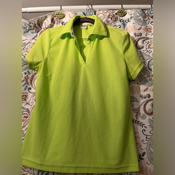 Light green sweater 💚☀️ - Picture 1 of 3